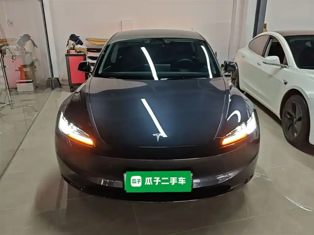 Tesla Model 3 — фото 3