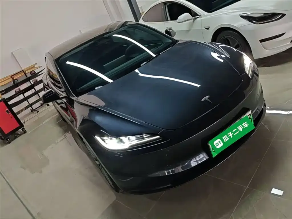 Tesla Model 3 — фото 5