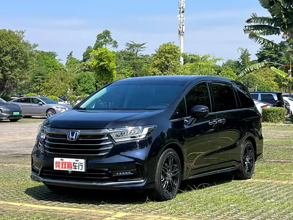 Honda Odyssey — фото 1