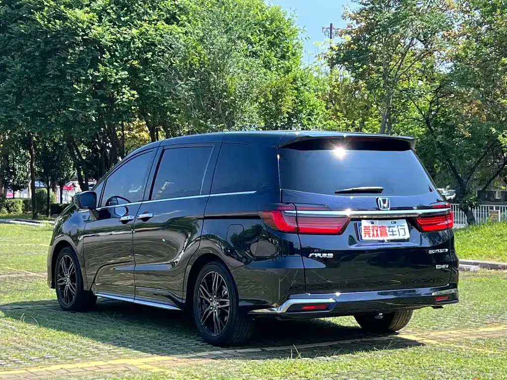 Honda Odyssey — фото 8