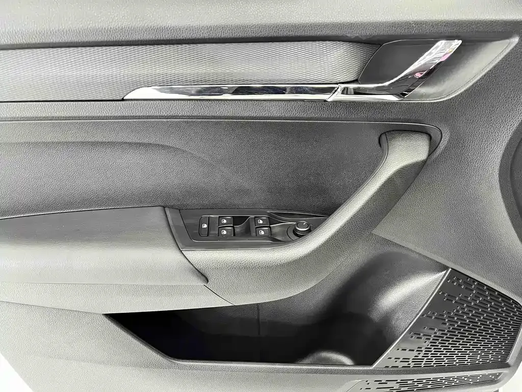 Skoda Kamiq — фото 10