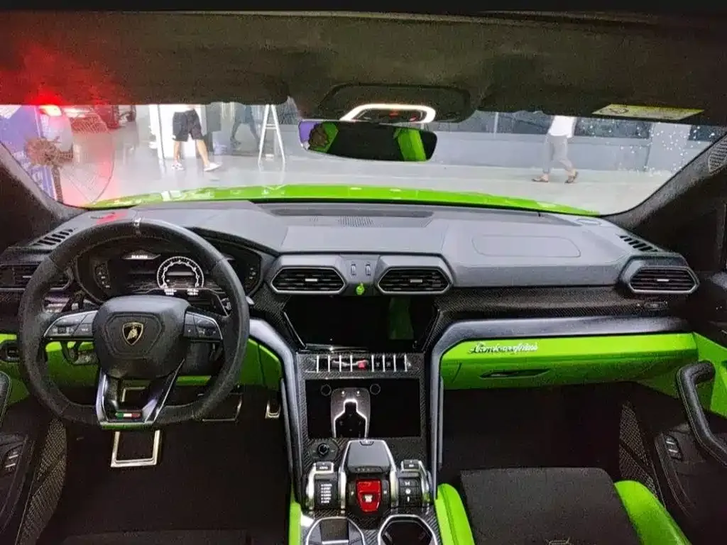 Lamborghini Urus — фото 7