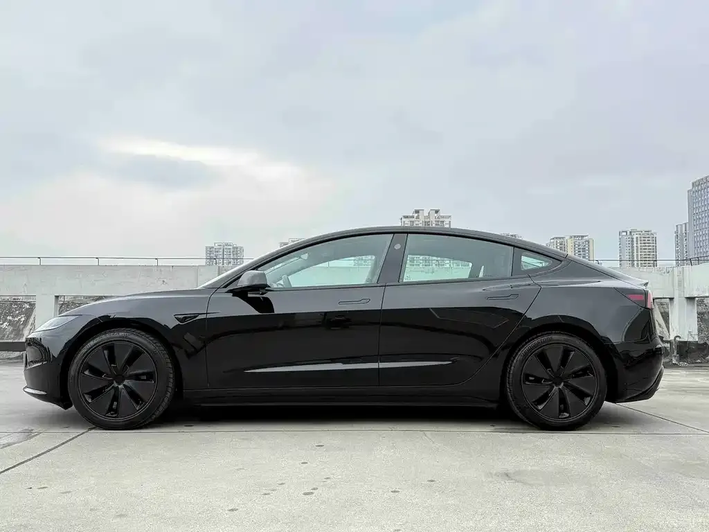 Tesla Model 3 — фото 5
