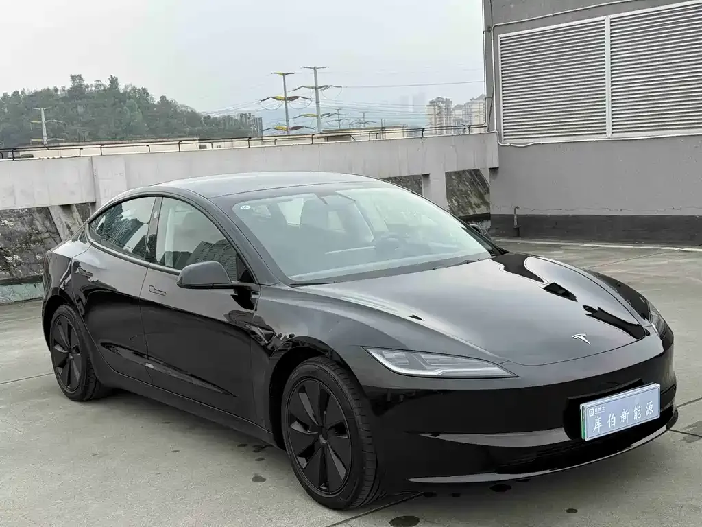 Tesla Model 3 — фото 9