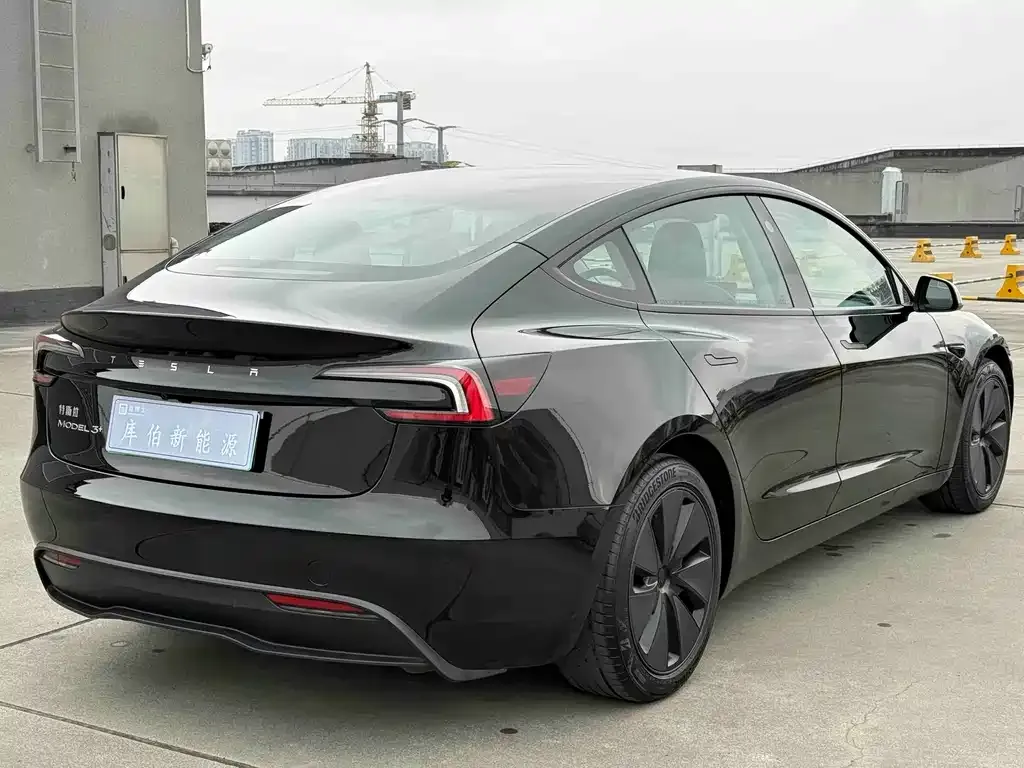 Tesla Model 3 — фото 4