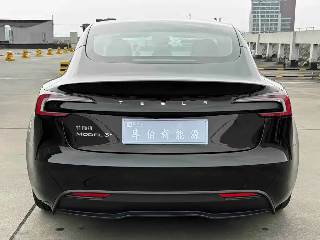 Tesla Model 3 — фото 10