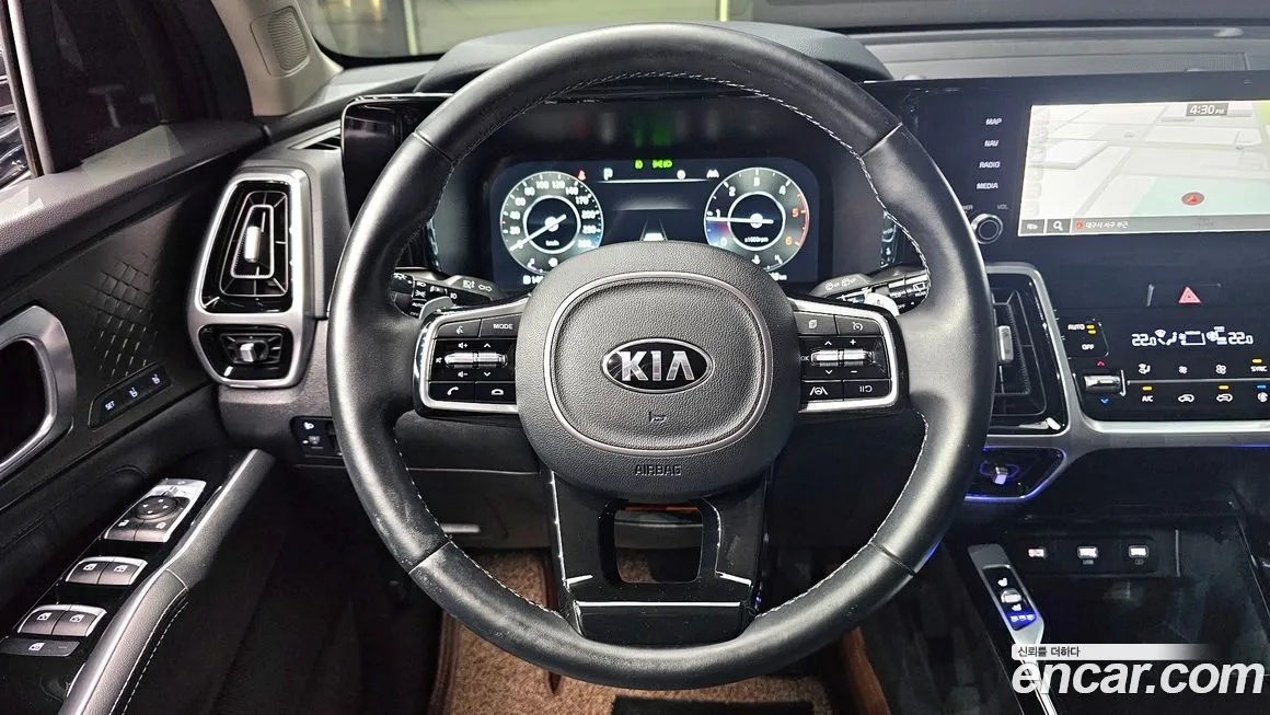 Kia Sorento — фото 8