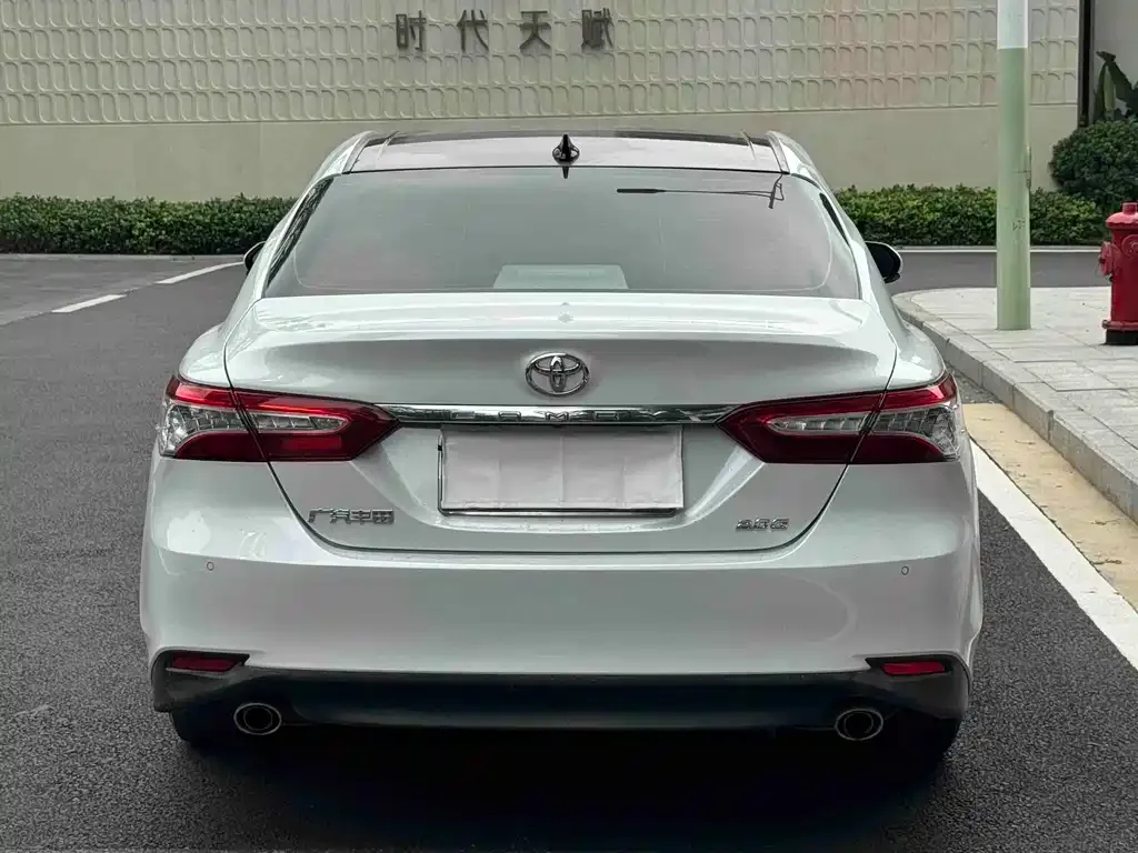 Toyota Camry 2023 из CN, фото 2