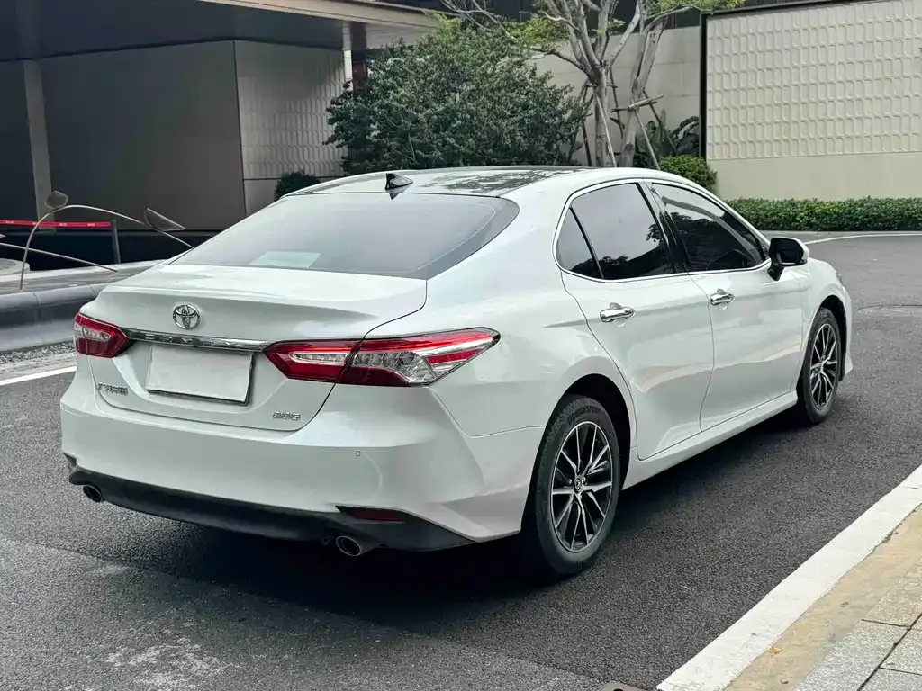 Toyota Camry 2023 из CN, фото 6