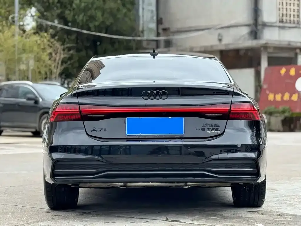 Audi A7L — фото 8