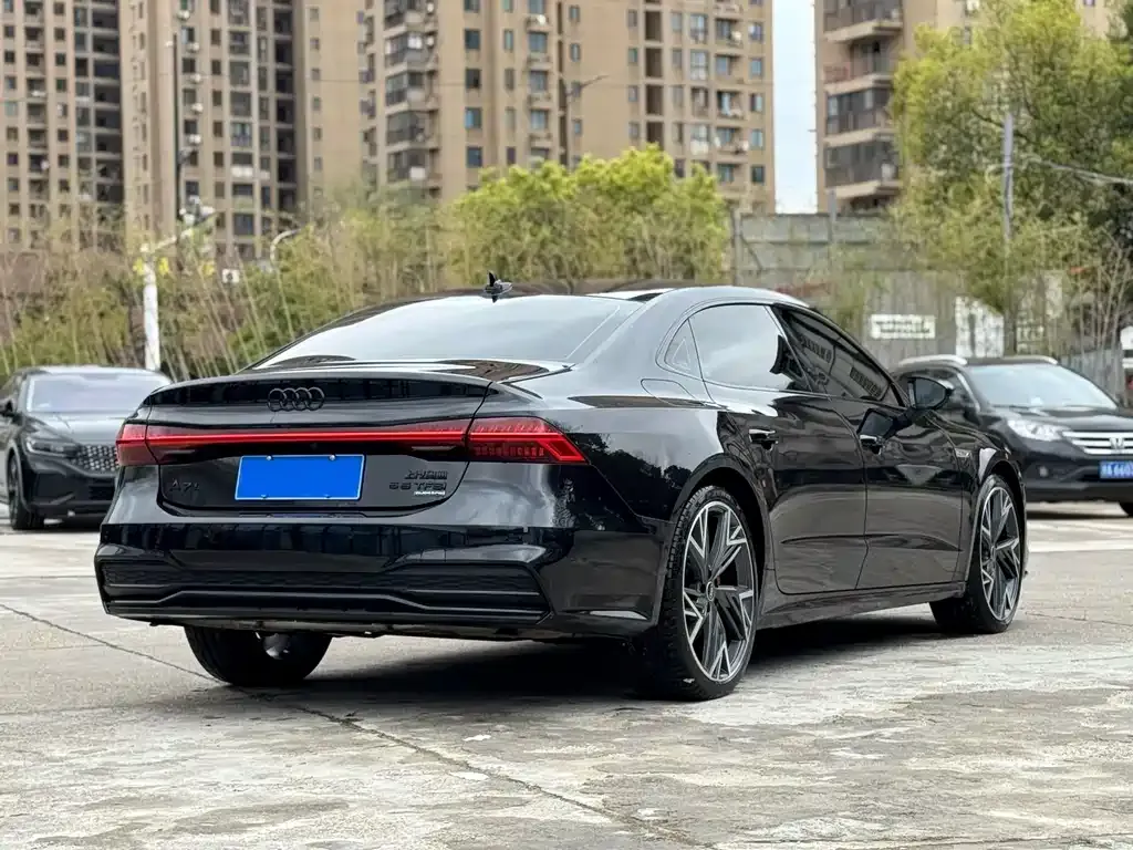 Audi A7L — фото 5