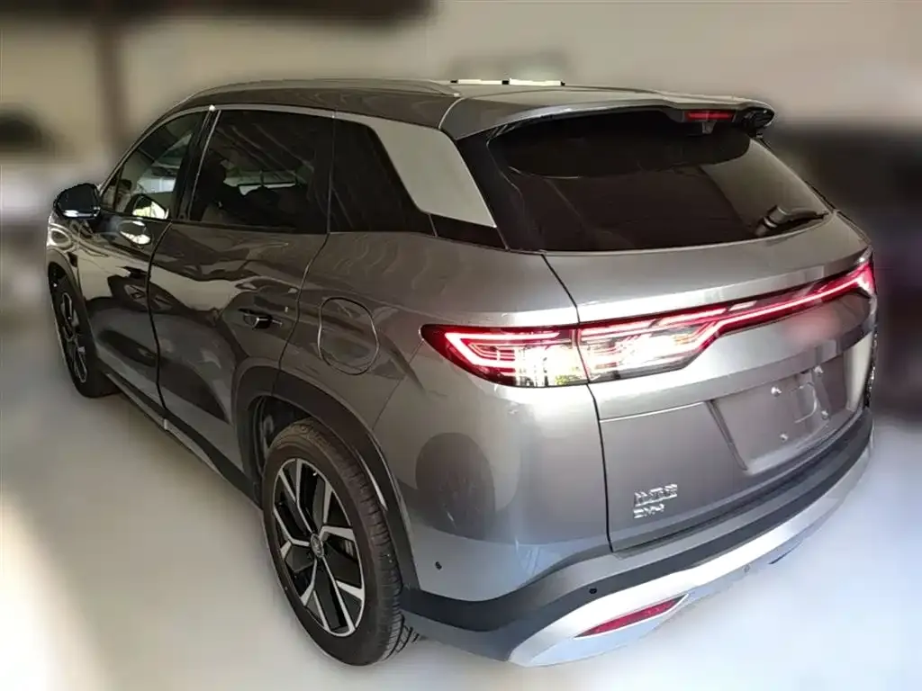BYD L DM-i — фото 3