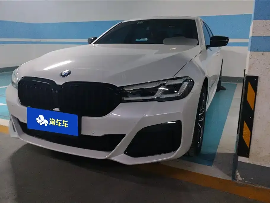 BMW 5 Series — фото 1