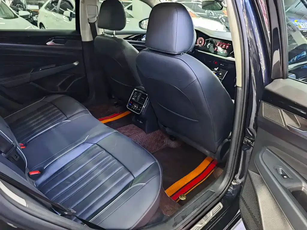 Volkswagen Passat — фото 5