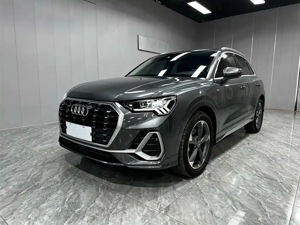 Audi Q3 — фото 1