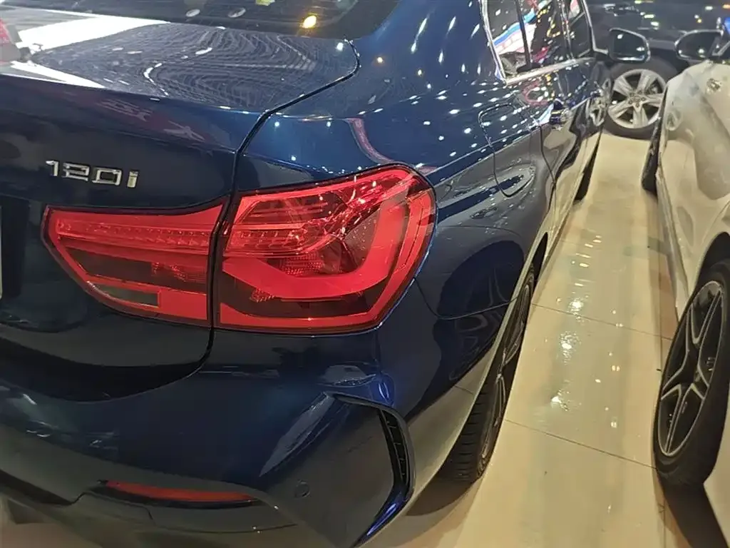 BMW 1 Series 2021 из CN, фото 10