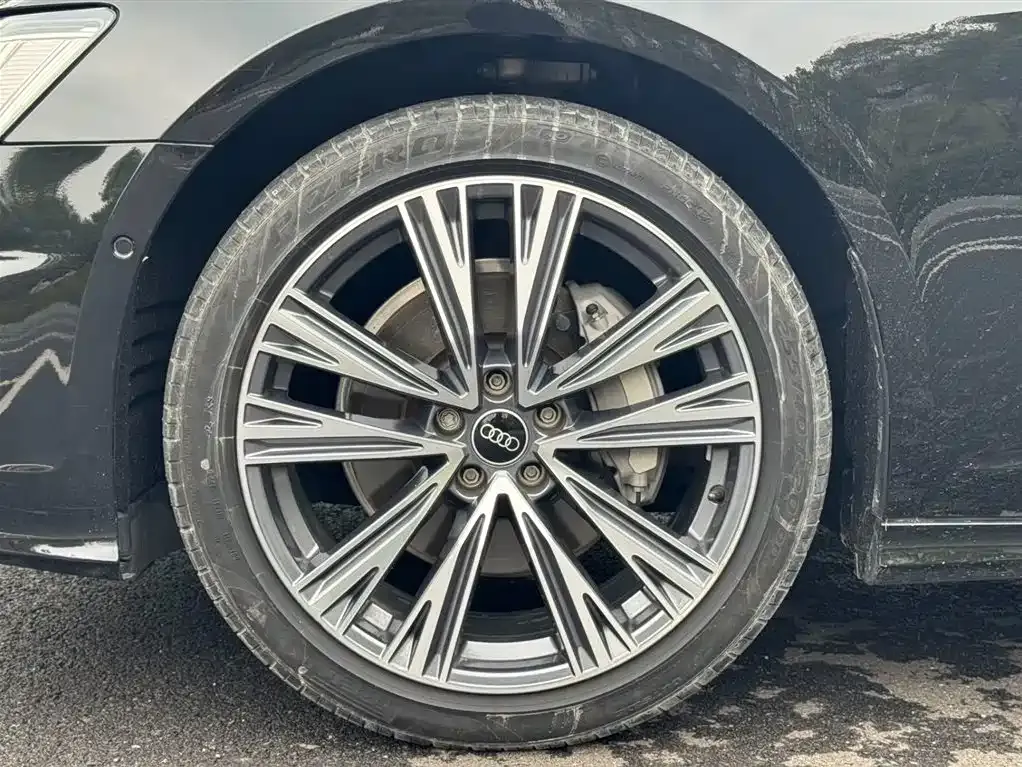 Audi A6L 2024 из CN, фото 6