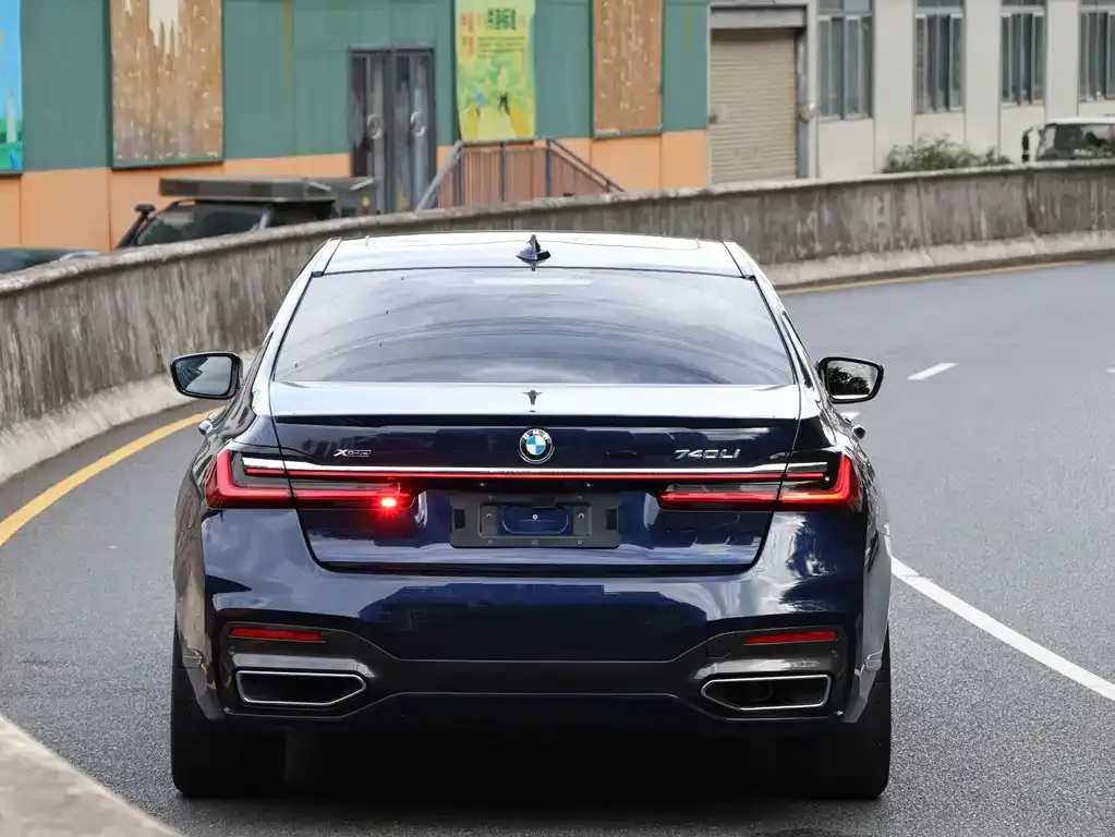 BMW 7 Series 2022 из CN, фото 9