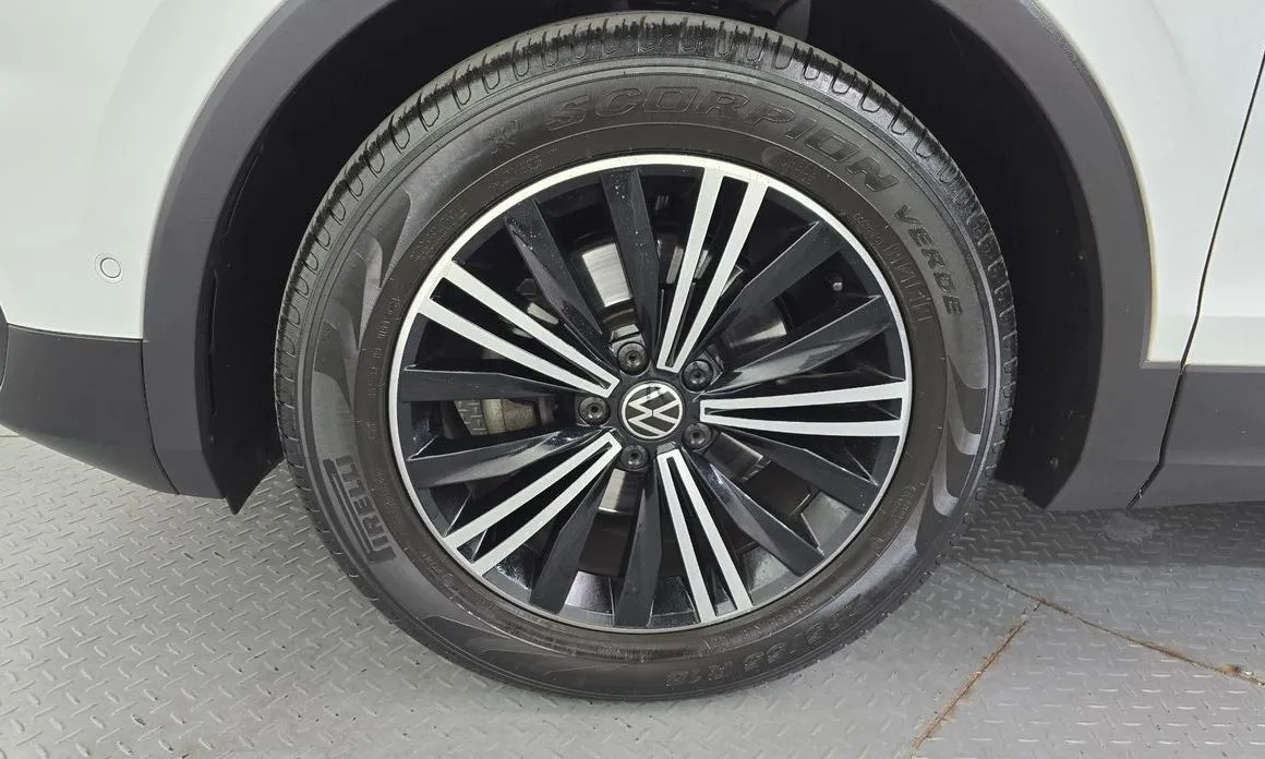 Volkswagen Tiguan 2021 из KR, фото 10