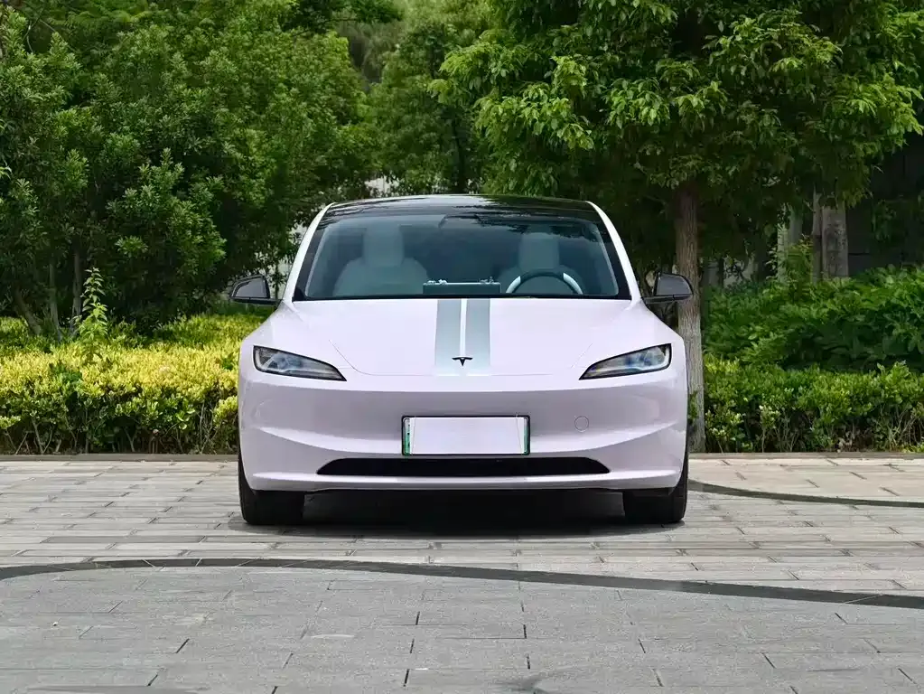 Tesla Model 3 — фото 8