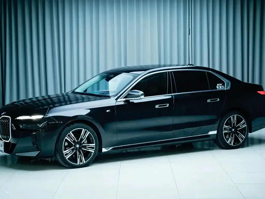 BMW 7 Series — фото 8