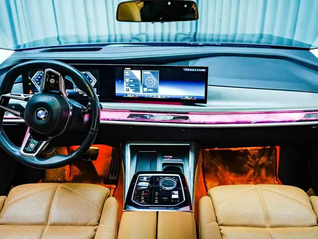 BMW 7 Series — фото 10