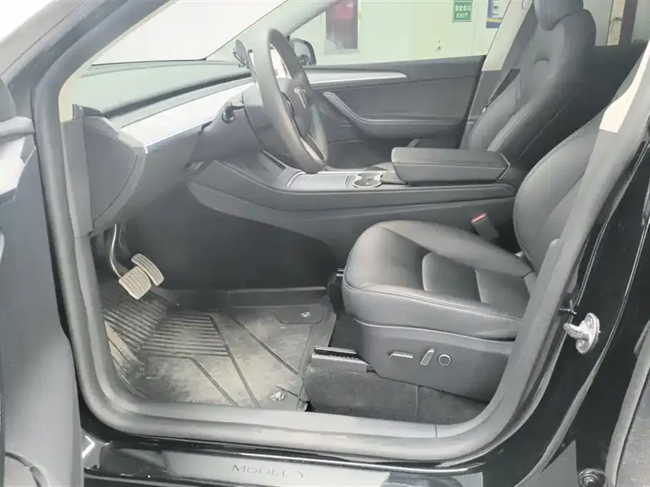 Tesla Model Y 2023 из CN, фото 10