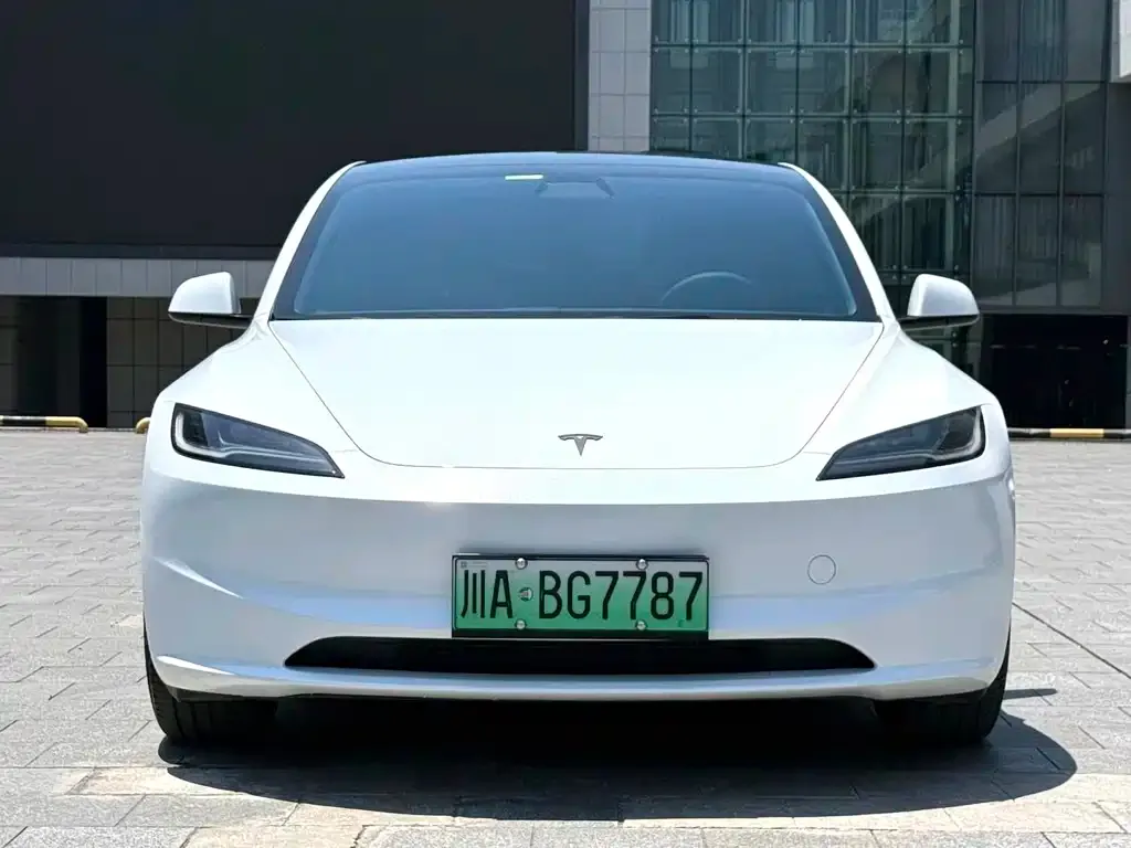Tesla Model 3 — фото 3