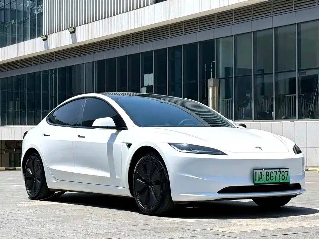 Tesla Model 3 — фото 7