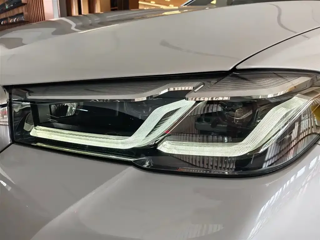 BMW 5 Series — фото 10