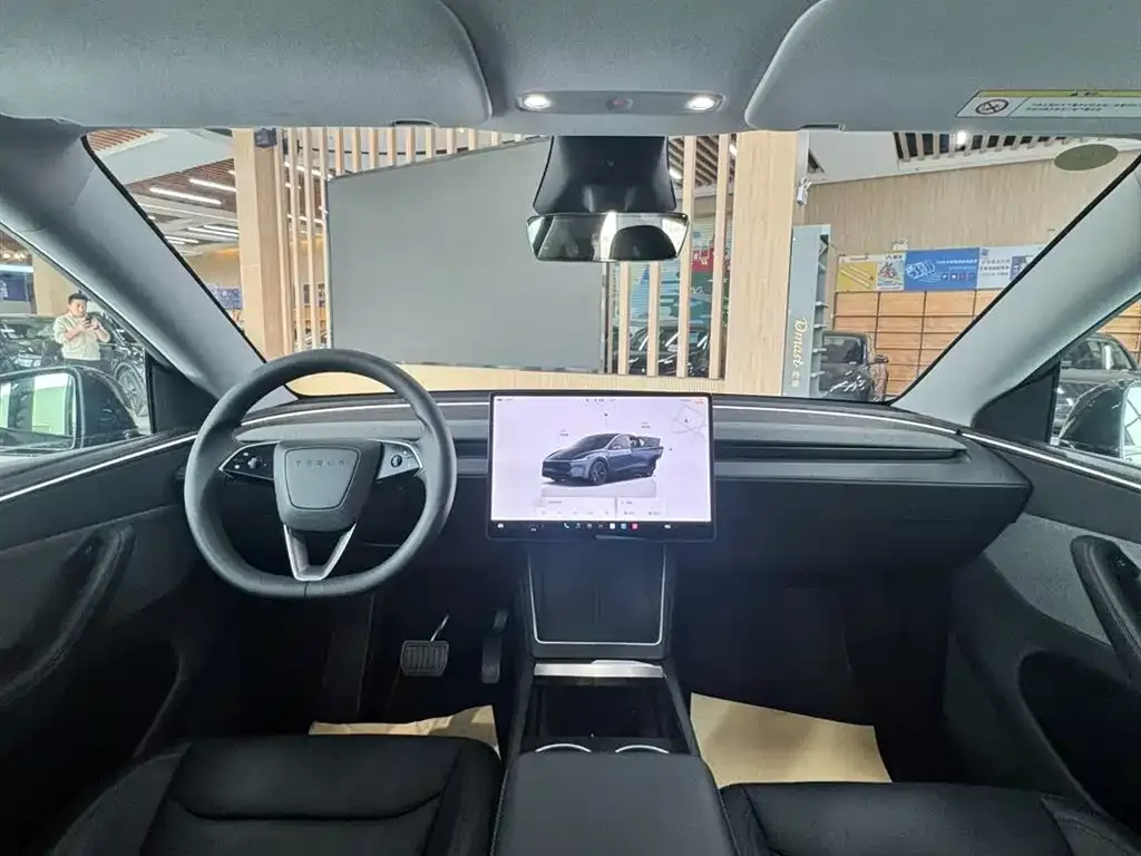 Tesla Model Y — фото 4