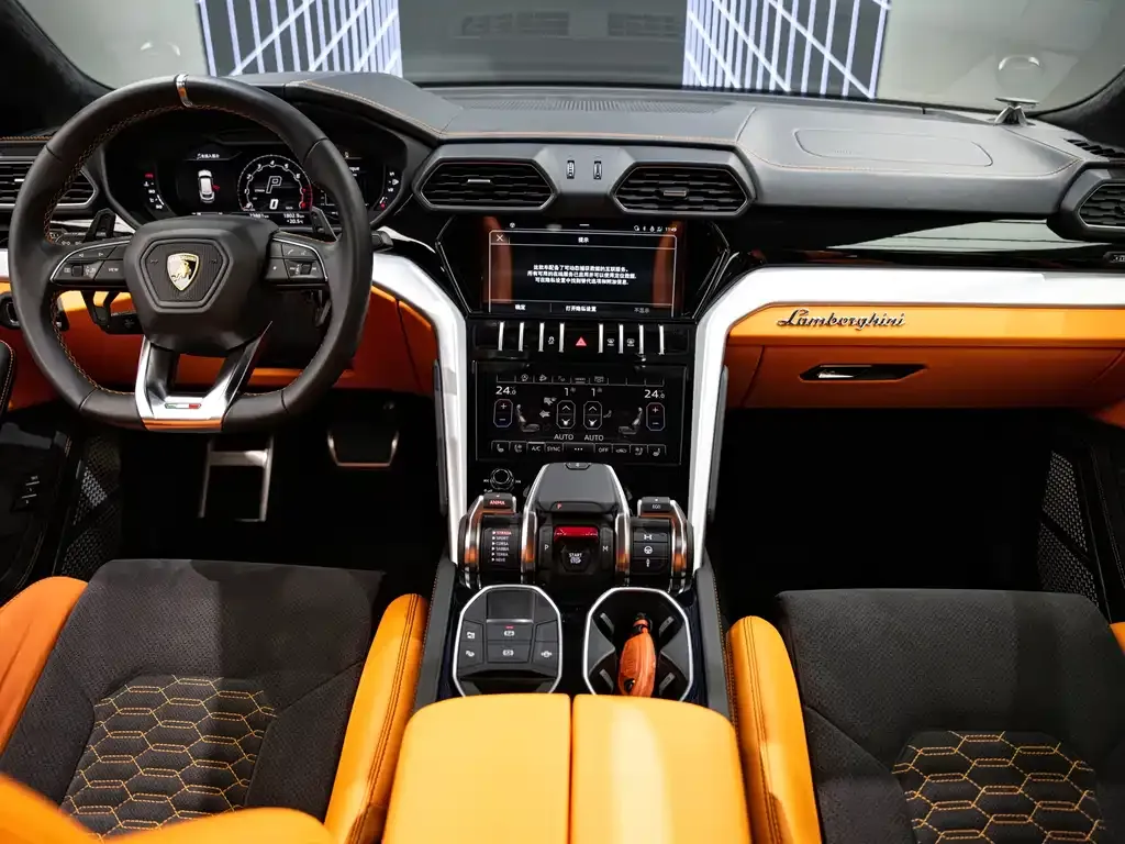 Lamborghini Urus — фото 10