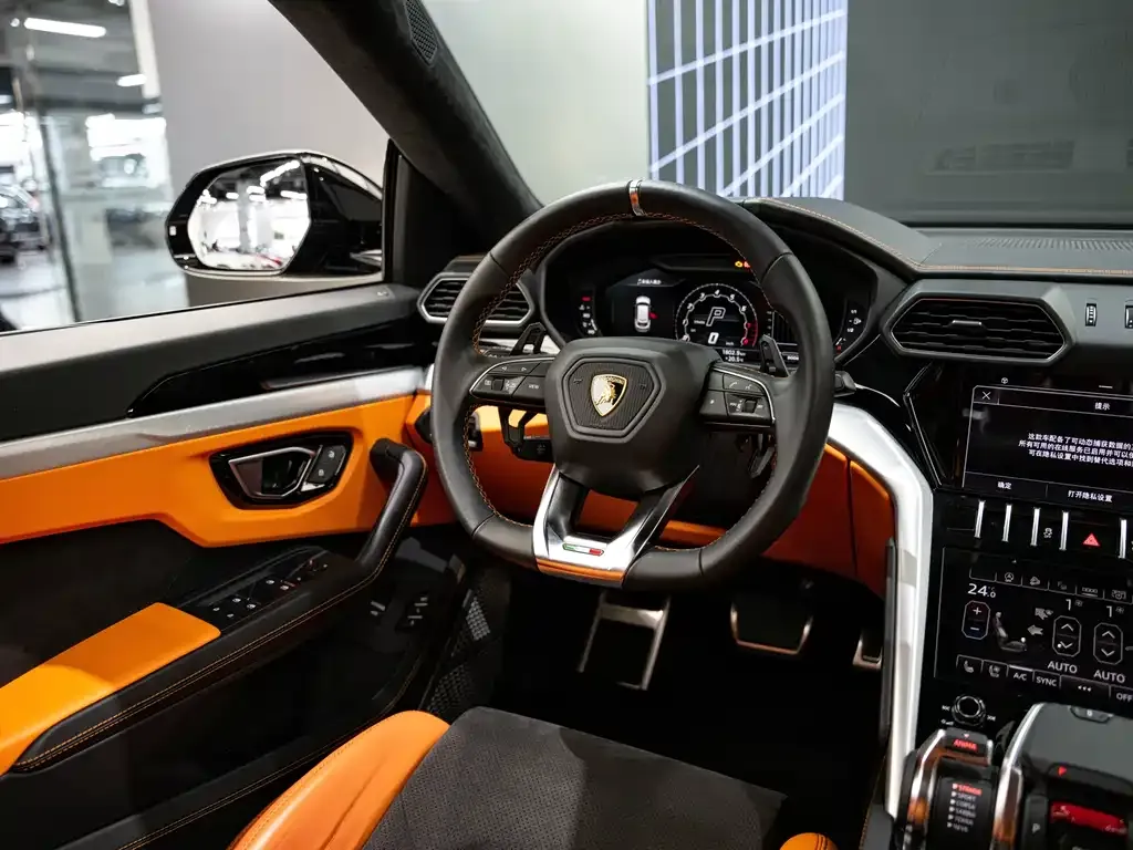Lamborghini Urus — фото 9
