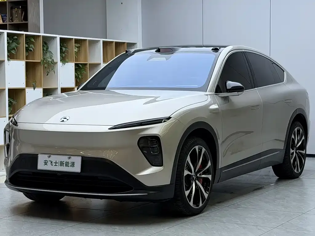 NIO EC7