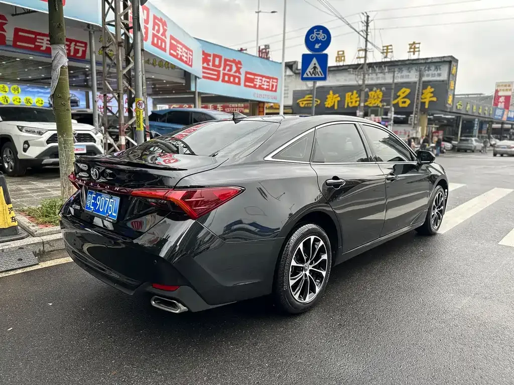 Toyota Avalon — фото 10