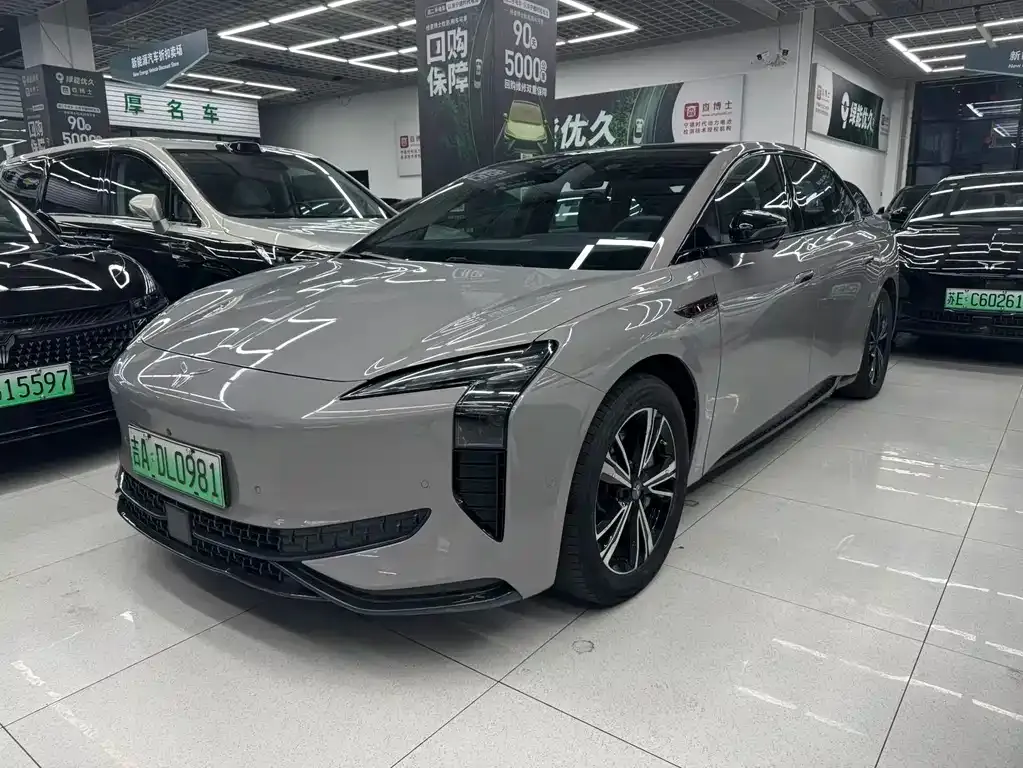 Hongqi EH7