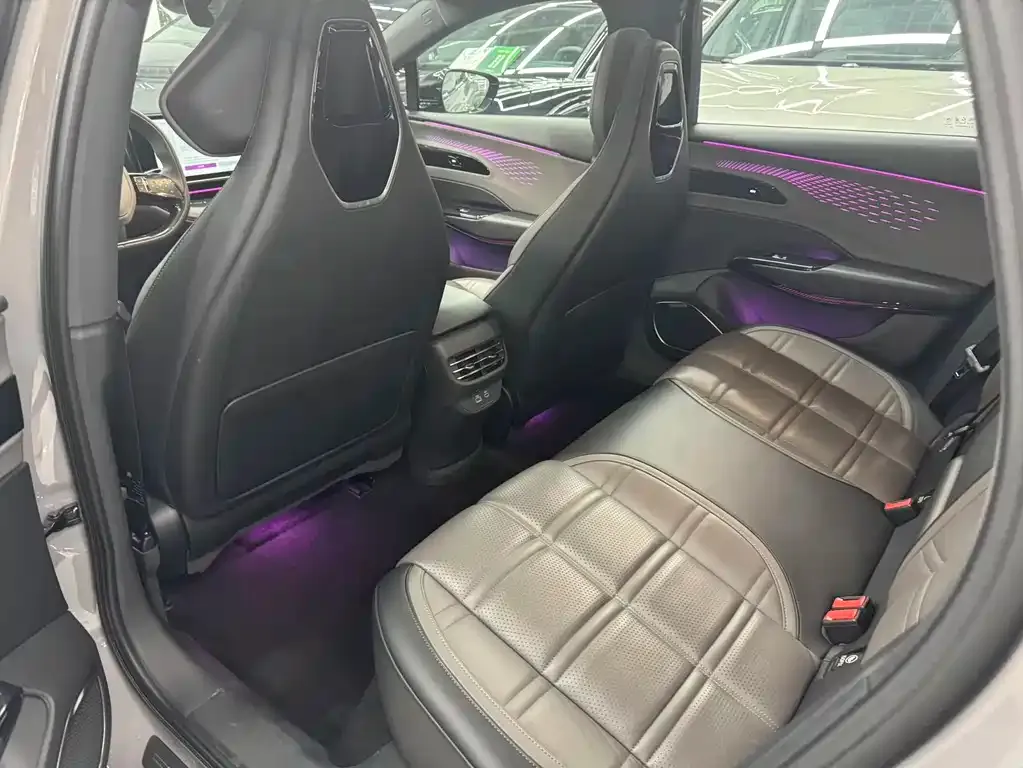 Hongqi EH7 2024 из CN, фото 3