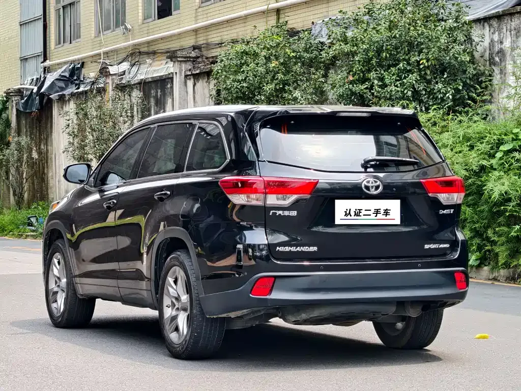 Toyota Highlander — фото 9