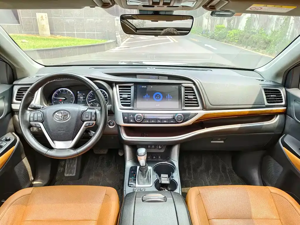 Toyota Highlander — фото 4