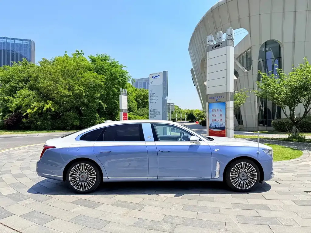 Hongqi H9 — фото 4