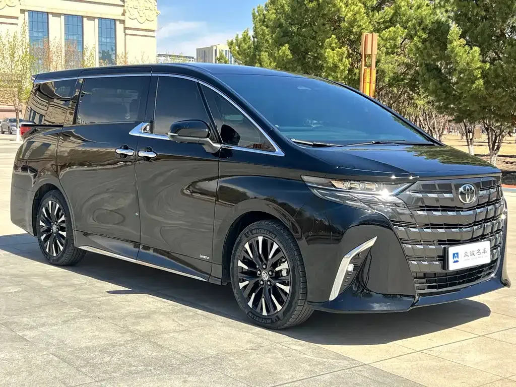 Toyota Alphard — фото 7
