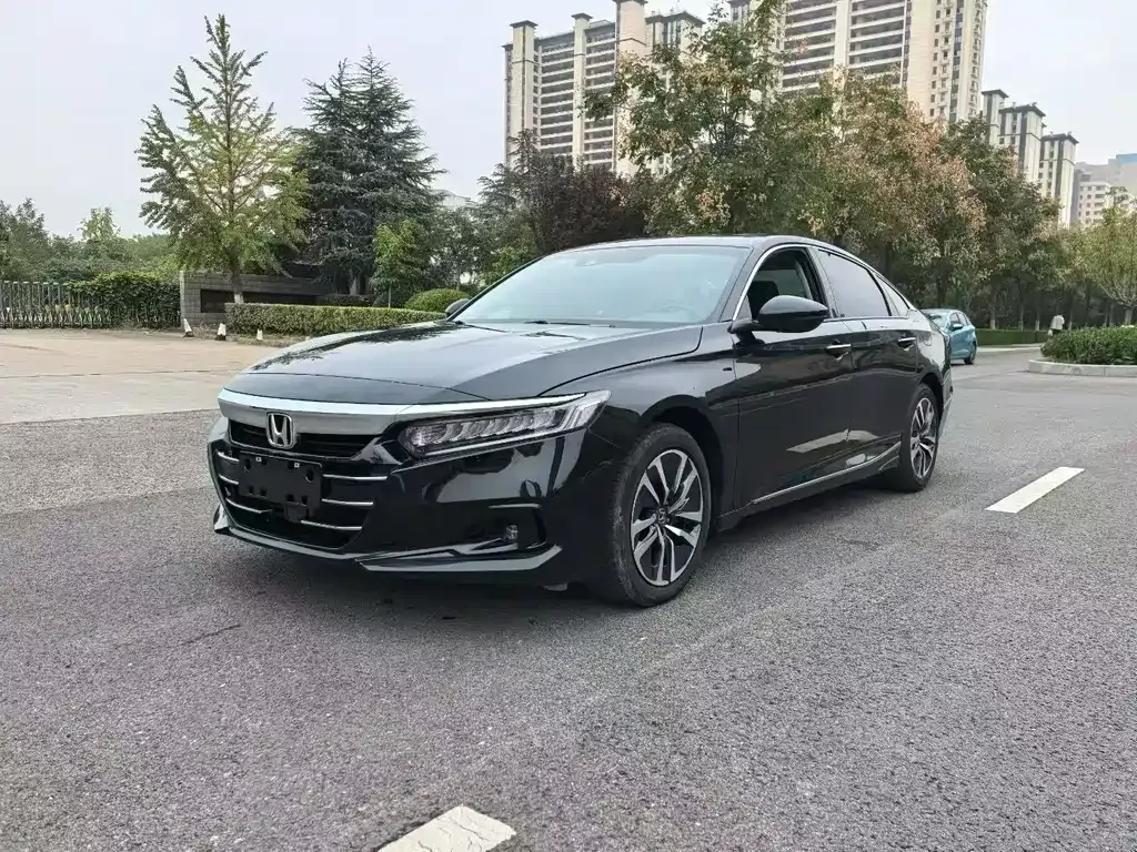 Honda Accord — фото 1