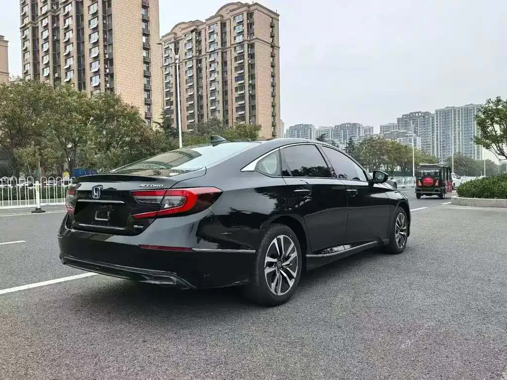 Honda Accord — фото 4