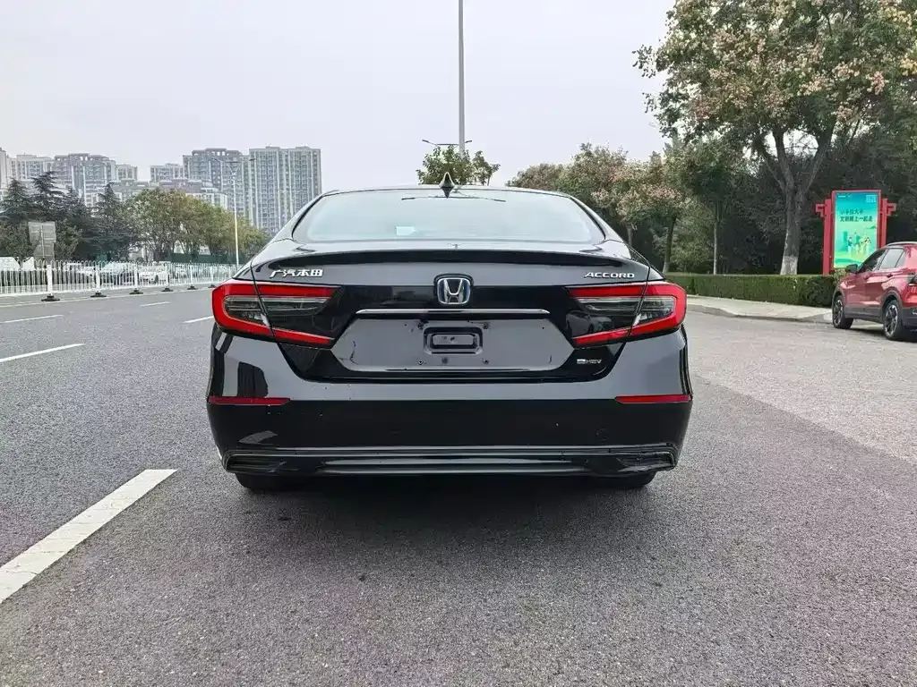 Honda Accord — фото 3