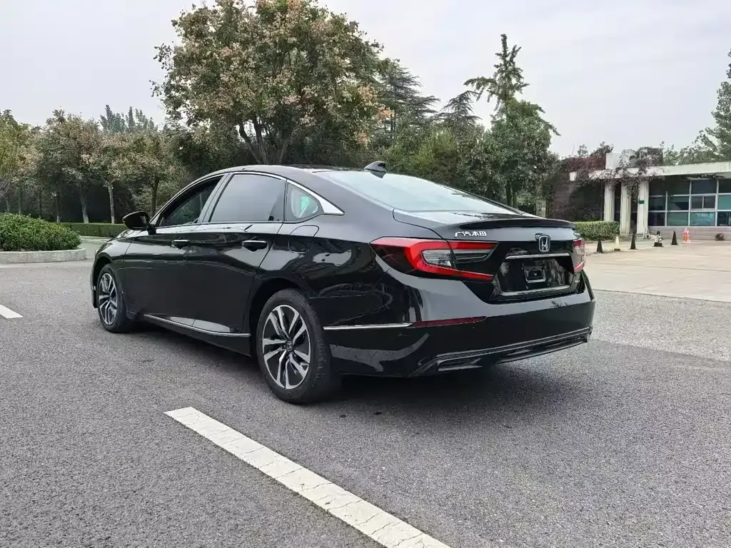 Honda Accord — фото 6