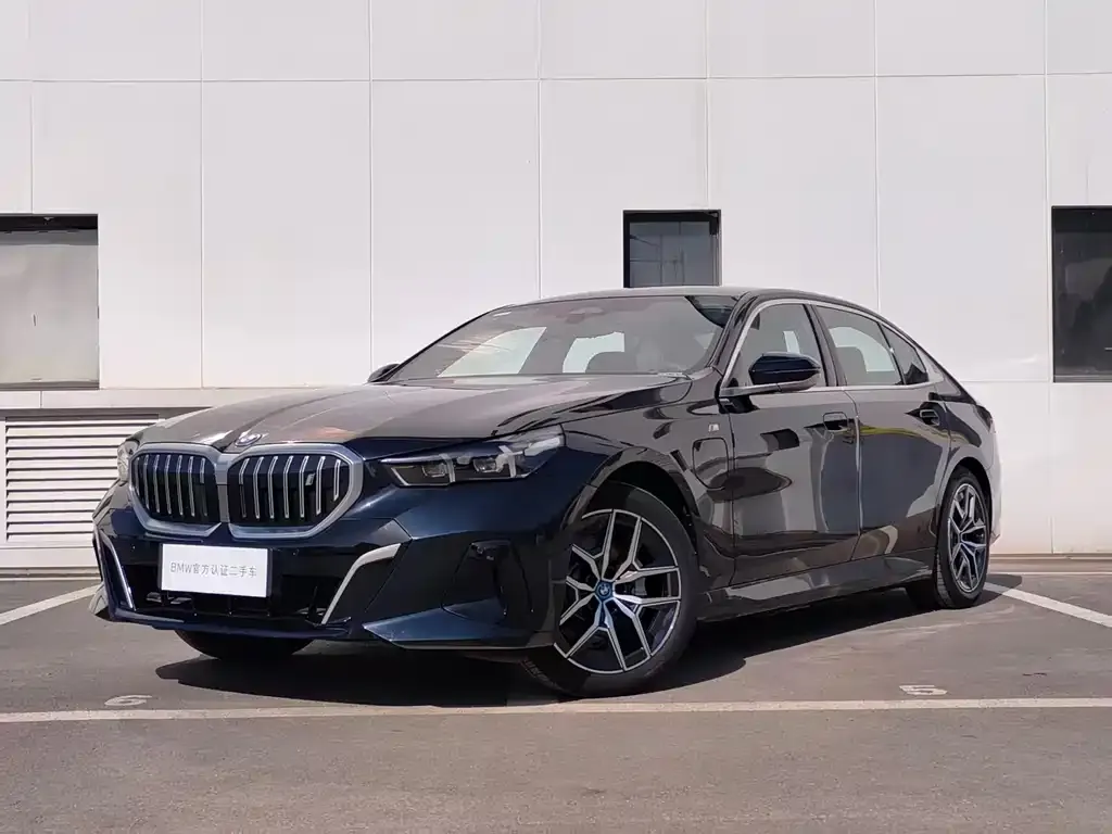 BMW i5 — фото 1