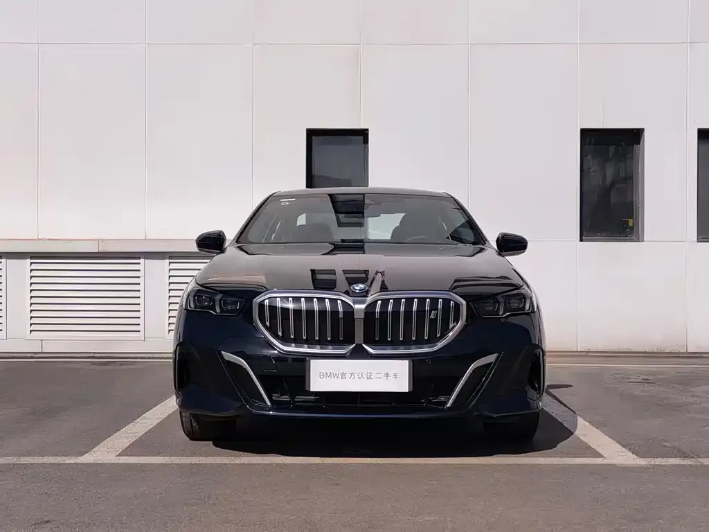 BMW i5 — фото 9