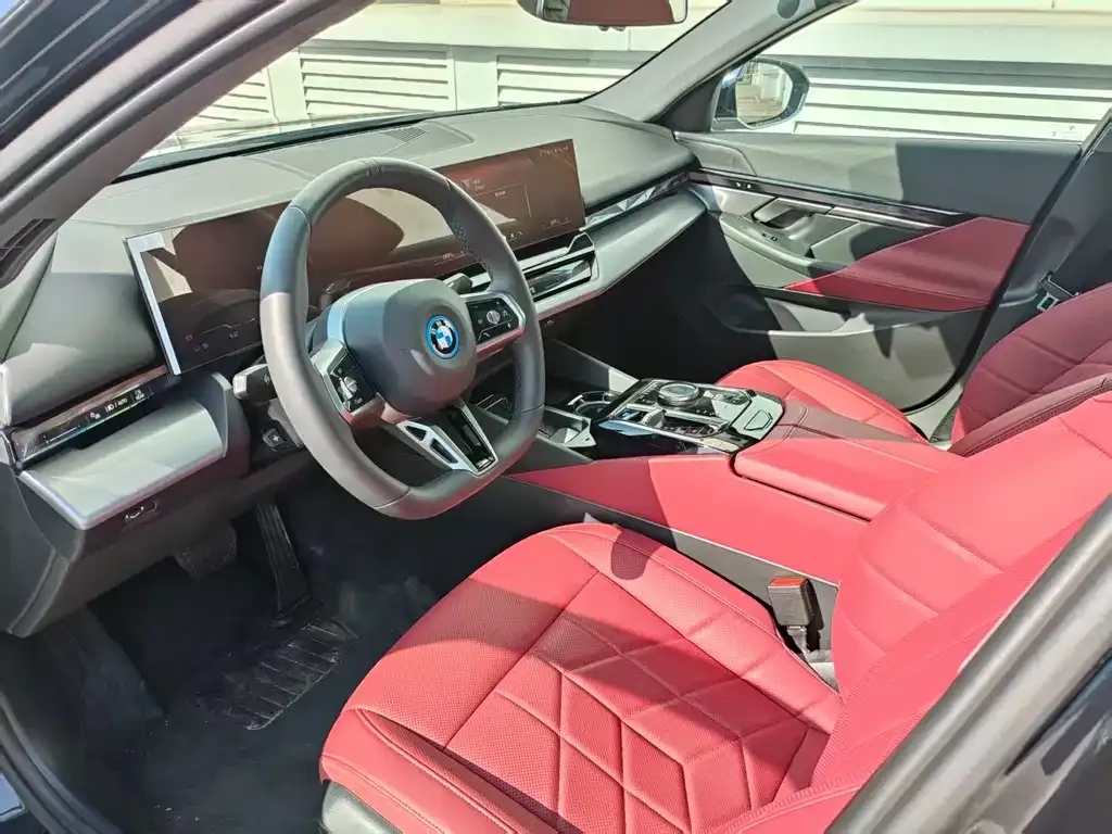 BMW i5 — фото 10