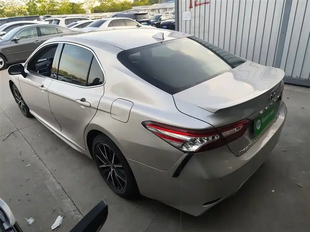 Toyota Camry — фото 8