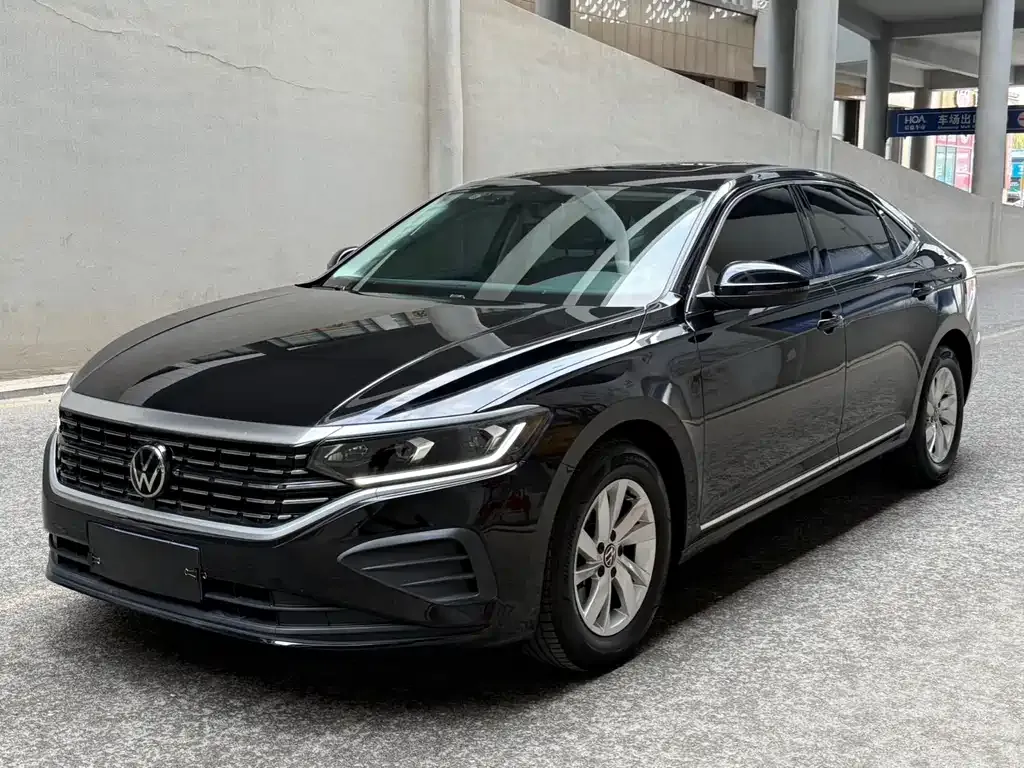 Volkswagen Passat — фото 1